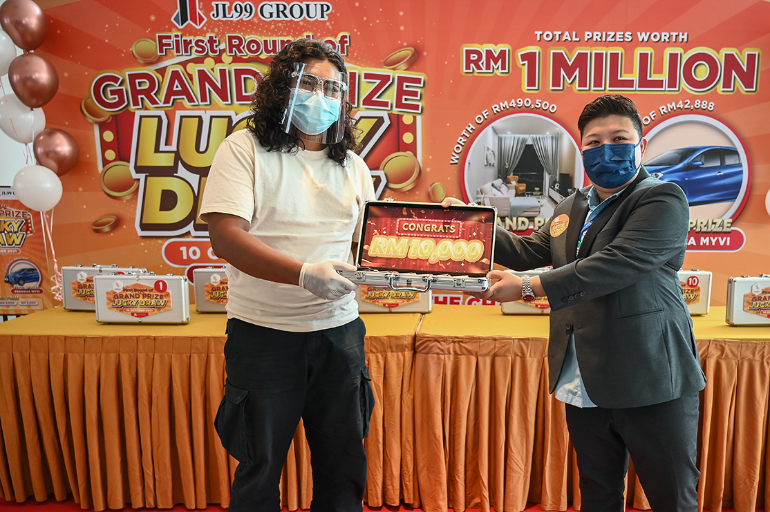 First Round of RM1Million Grand Lucky Draw